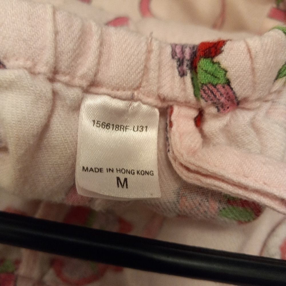 Victoria Secret Lounge/Pajama Set - Picture 13 of 13
